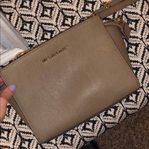 Michael Kors Crossbody Beige Brown